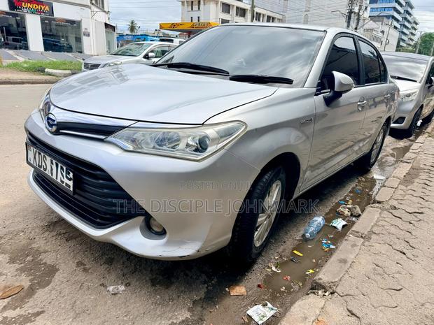 Toyota Axio 2017 Silver