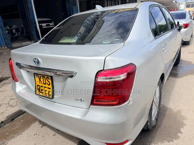 Toyota Axio 2017 Silver
