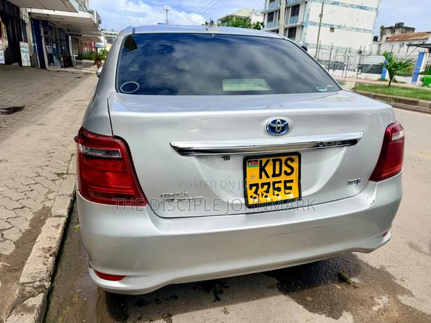 Toyota Axio 2017 Silver