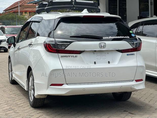 Honda Shuttle 1.5 Hybrid 2WD 2019 Pearl