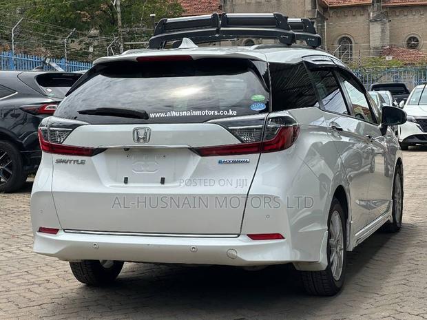 Honda Shuttle 1.5 Hybrid 2WD 2019 Pearl