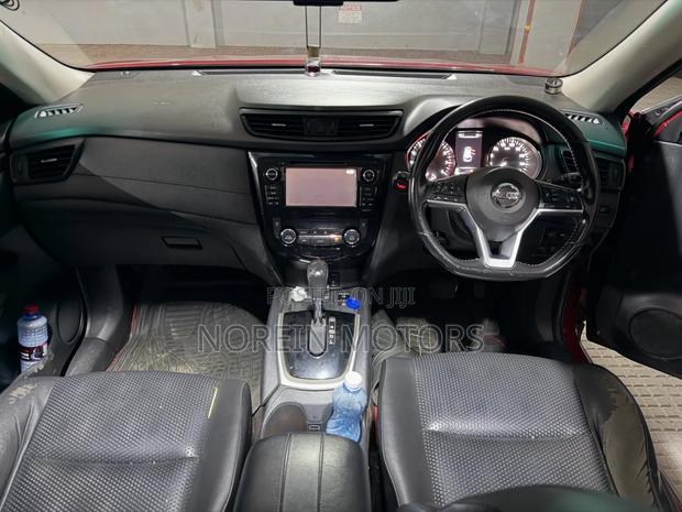 Nissan X-Trail 2.0 Petrol AWD 2016 Red