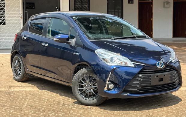 Toyota Vitz 1.5 FWD Hybrid 5dr 2019 Blue