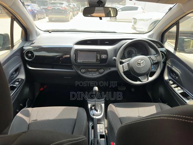 Toyota Vitz 1.5 FWD Hybrid 5dr 2019 Blue