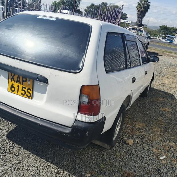 Toyota Corolla 2001 White