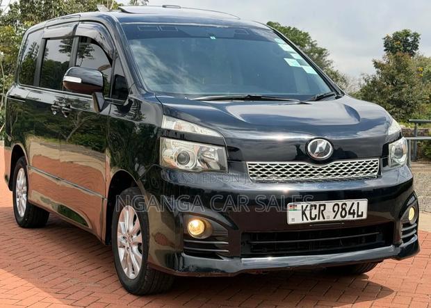 Toyota Voxy 2015 Black