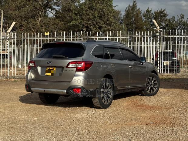 Subaru Outback 2.5i 4dr Wagon AWD (2.5L 4cyl CVT) 2015 Silver