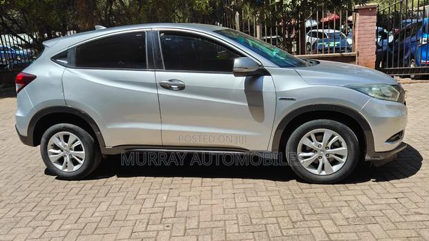 Honda Vezel 2016 Silver