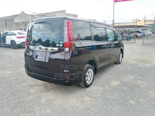 Toyota Noah 2017 Black