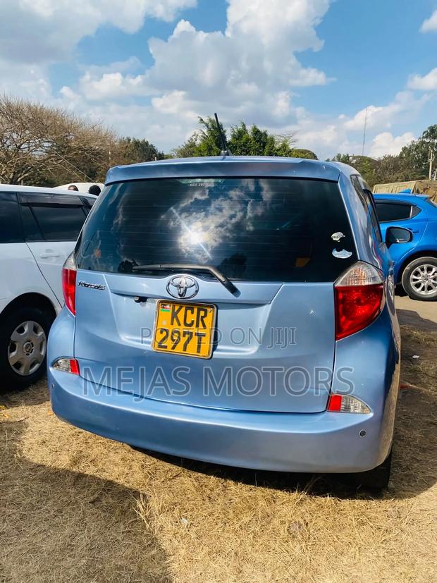 Toyota Ractis 2012 Blue