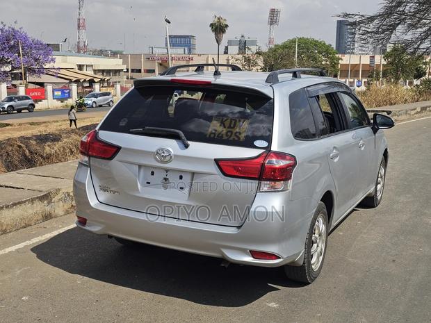 Toyota Corolla Fielder 2019 Silver