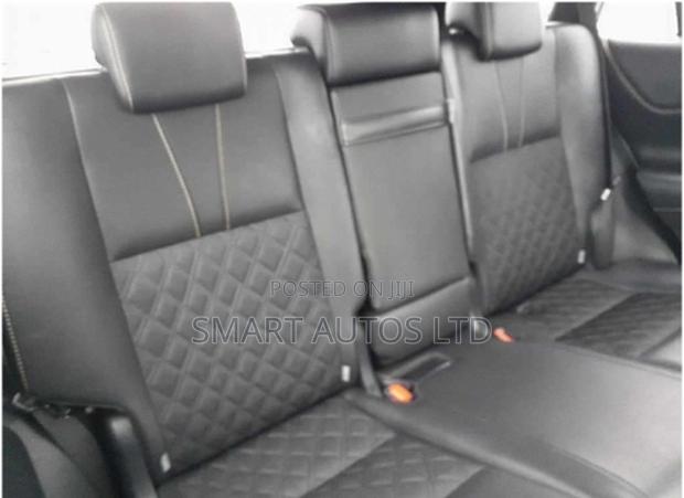 Toyota Harrier 2.0 2019 Off white