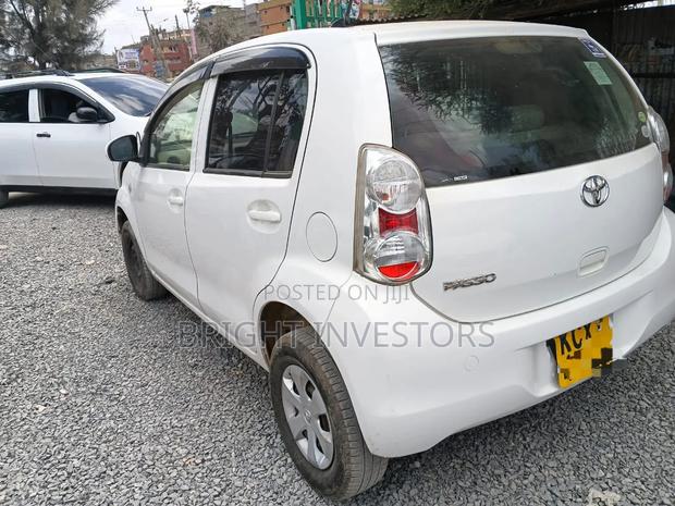Toyota Passo 2012 White