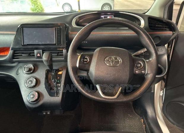 Toyota Sienta 2019 Pearl