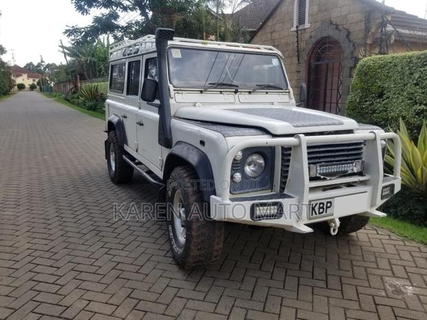 Land Rover Defender 2001 White