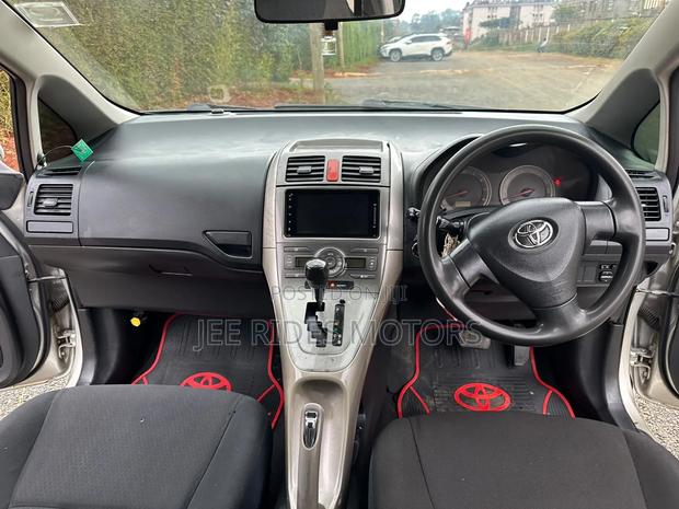 Toyota Auris 2007 Silver