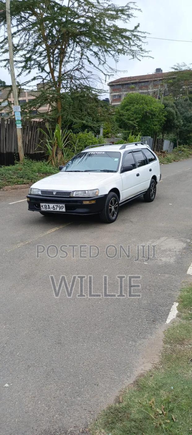 Toyota Corolla 2001 White
