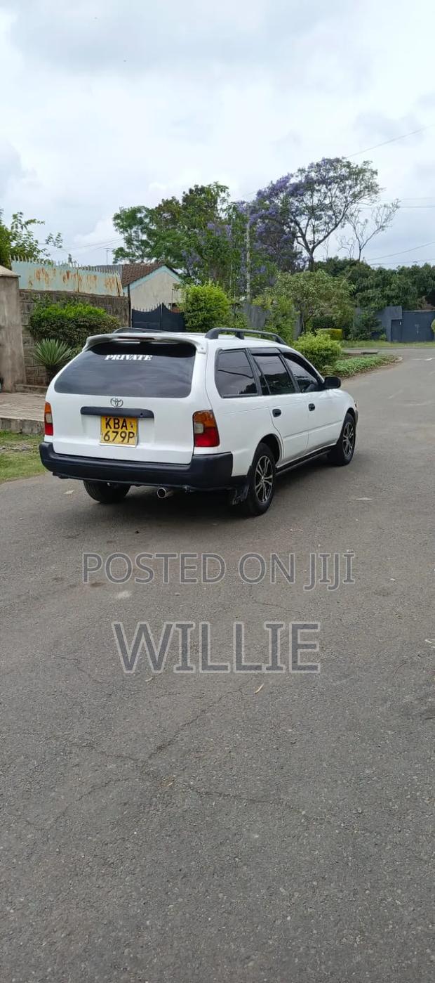 Toyota Corolla 2001 White
