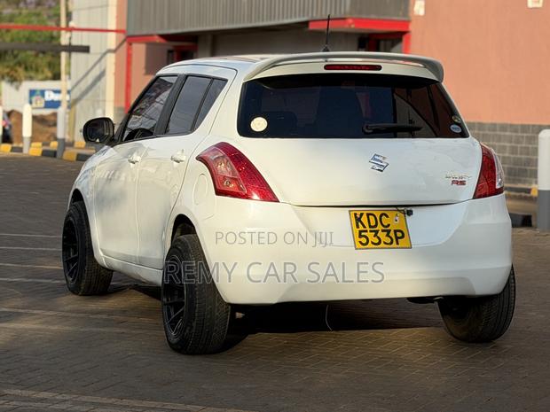 Suzuki Swift 2013 White