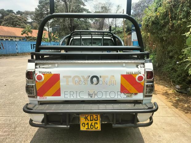 Toyota Hilux 2015 White