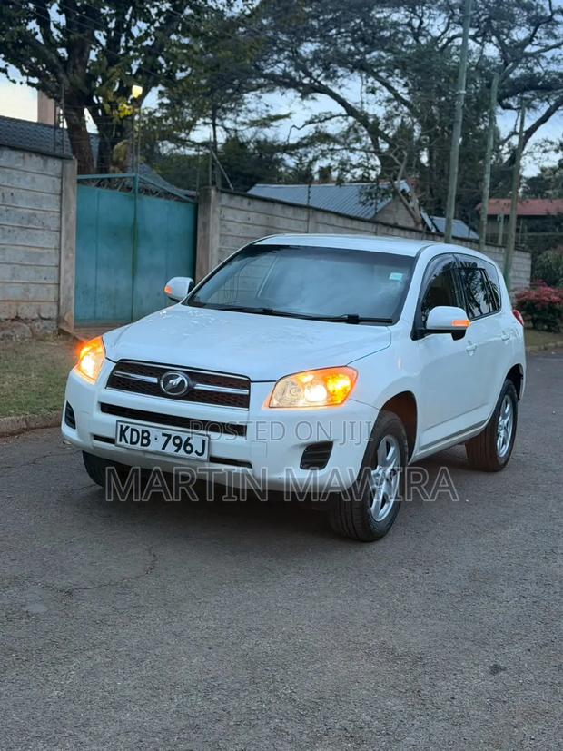 Toyota RAV4 2013 White