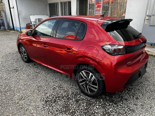 Peugeot 208 2021 Red