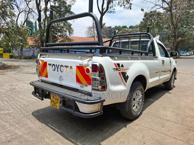 Toyota Hilux 2015 White
