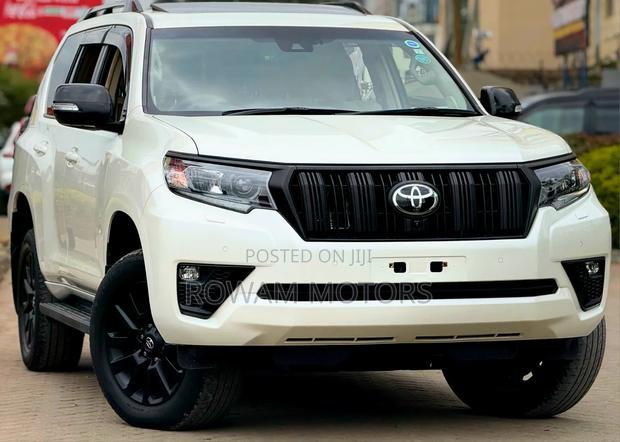 Toyota Land Cruiser Prado 2023 White