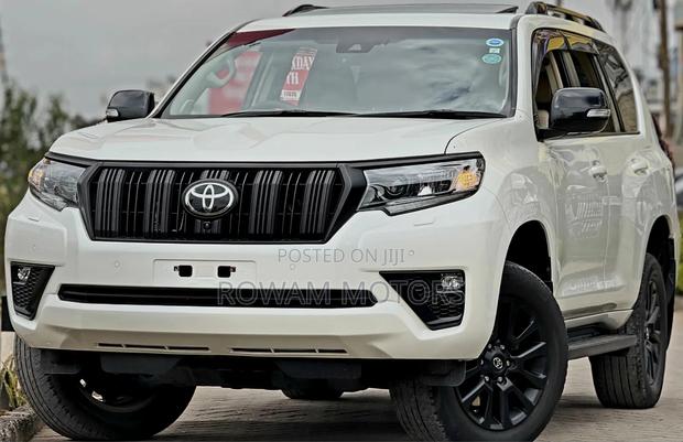 Toyota Land Cruiser Prado 2023 White