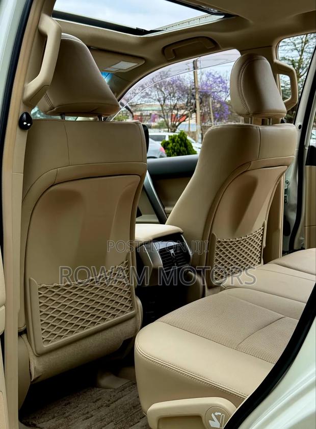 Toyota Land Cruiser Prado 2023 White
