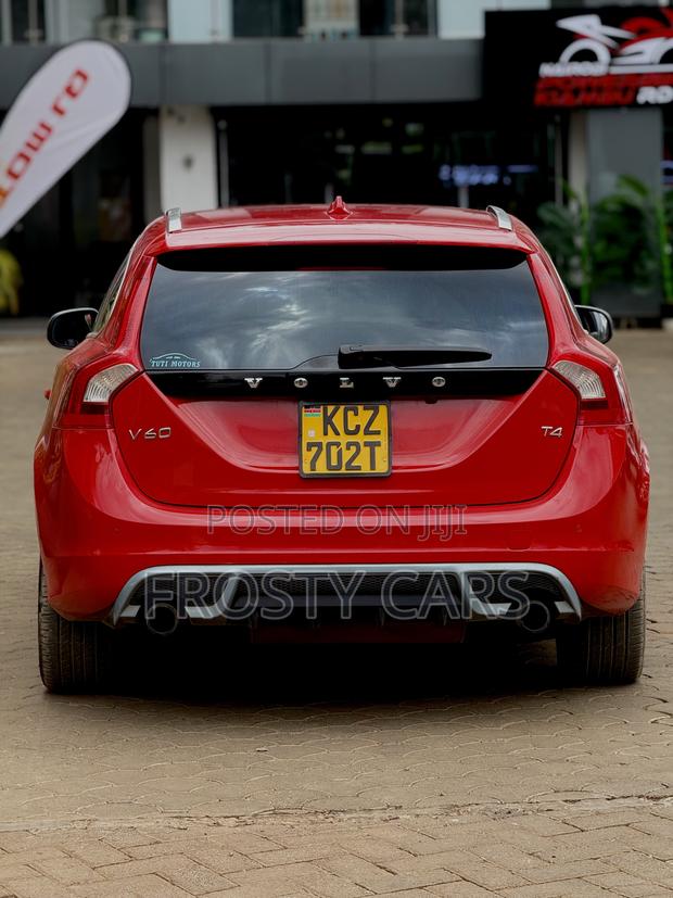 Volvo V60 2013 Red