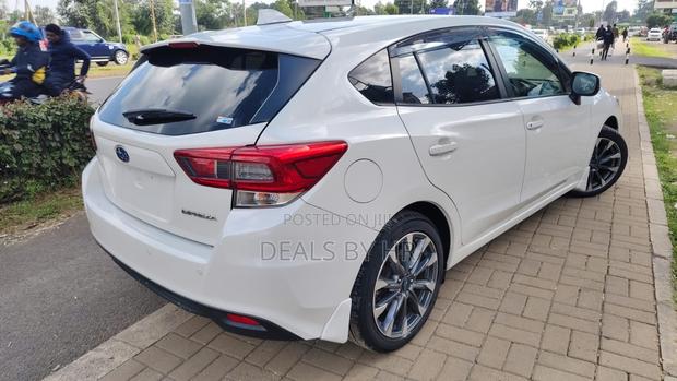 Subaru Impreza 2.0i Premium AWD Hatchback 2019 White