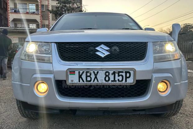 Suzuki Escudo 2009 Silver