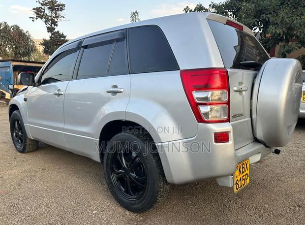 Suzuki Escudo 2009 Silver