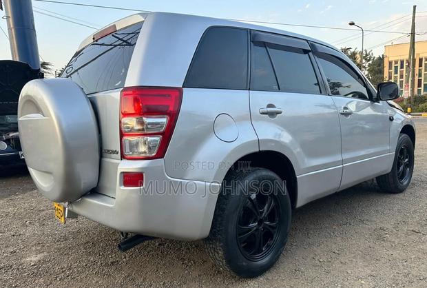 Suzuki Escudo 2009 Silver