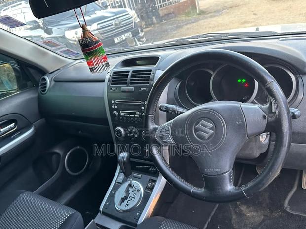 Suzuki Escudo 2009 Silver