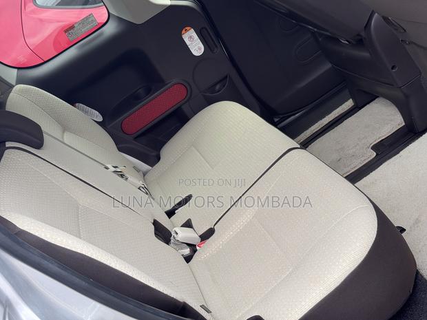 Toyota Porte 2019 Silver