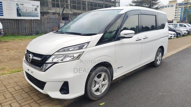 Nissan Serena 2018 White