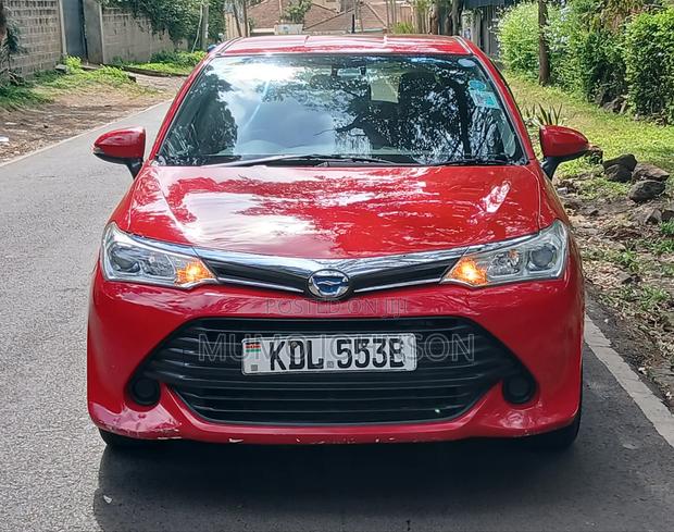 Toyota Corolla Fielder 1.5 Hybrid FWD 2016 Red