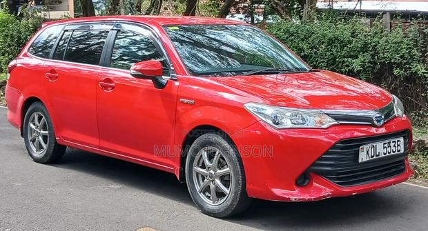 Toyota Corolla Fielder 1.5 Hybrid FWD 2016 Red