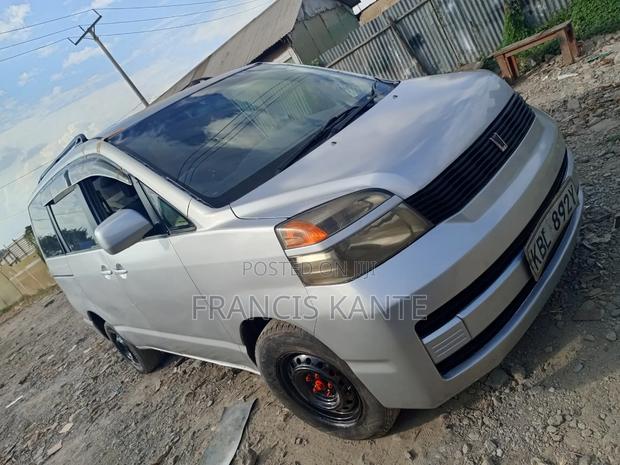 Toyota Noah 2007 Silver