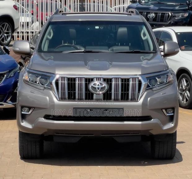 Toyota Land Cruiser Prado 2017 Silver