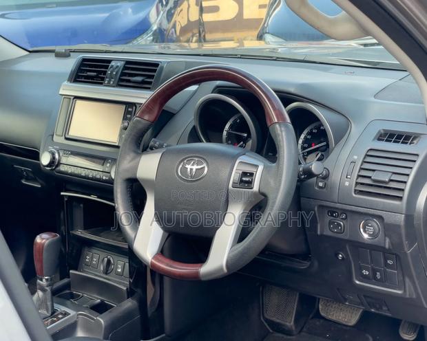 Toyota Land Cruiser Prado 2017 Silver