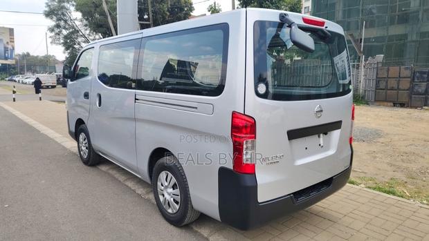 Nissan NV350 2019 Silver