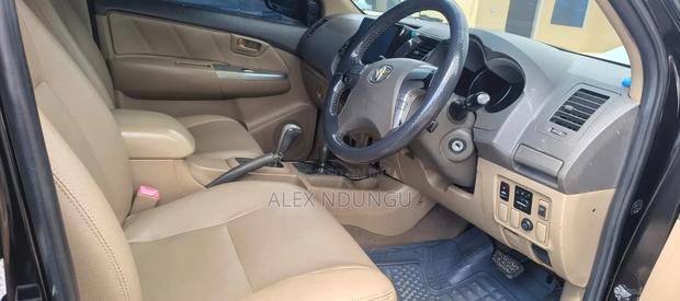Toyota Hilux 2013 Black