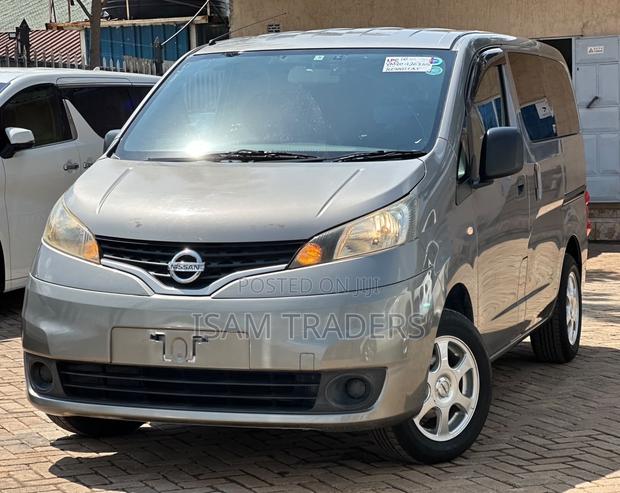 Nissan NV350 2019 Gray