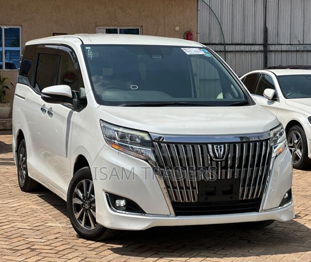Toyota Esquire 2.0 FWD (8 seater) 2019 Pearl