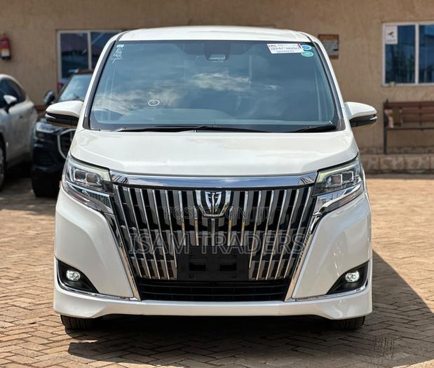 Toyota Esquire 2.0 FWD (8 seater) 2019 Pearl