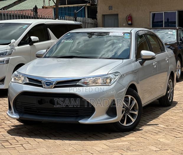 Toyota Axio 1.5 Hybrid G 2WD 2019 Silver