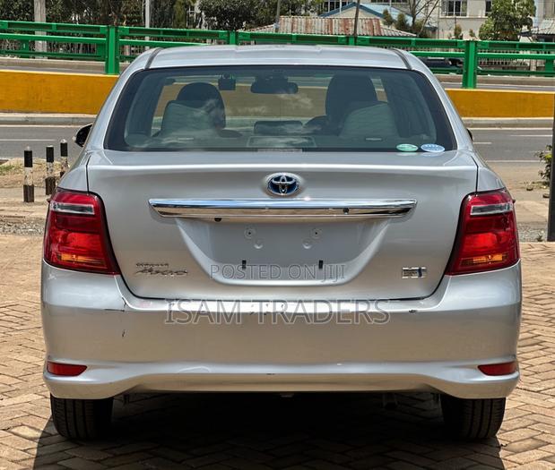 Toyota Axio 1.5 Hybrid G 2WD 2019 Silver